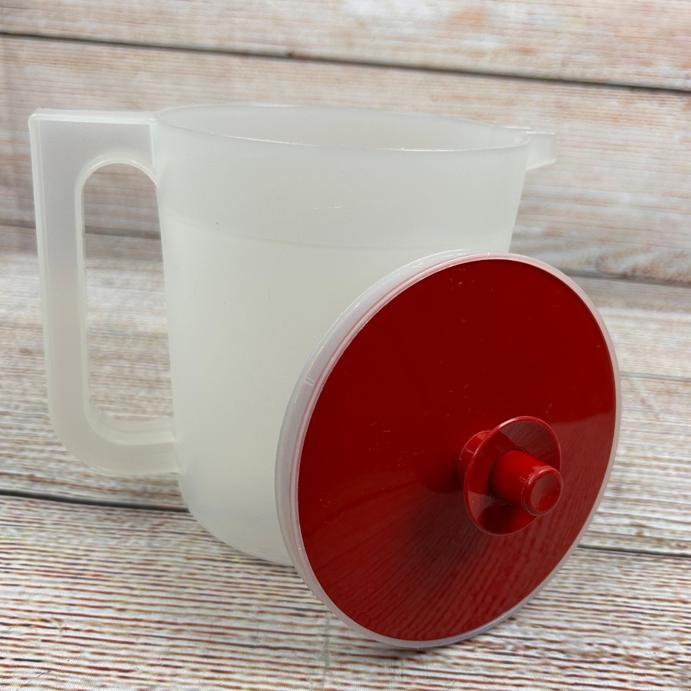 Tupperware Vintage 1 Quart Pitcher Red Push Button Seal Lid 1575-7 USA Made